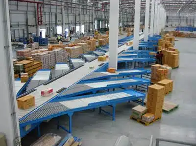 Shoe sorter sortation conveyor In Warehouse