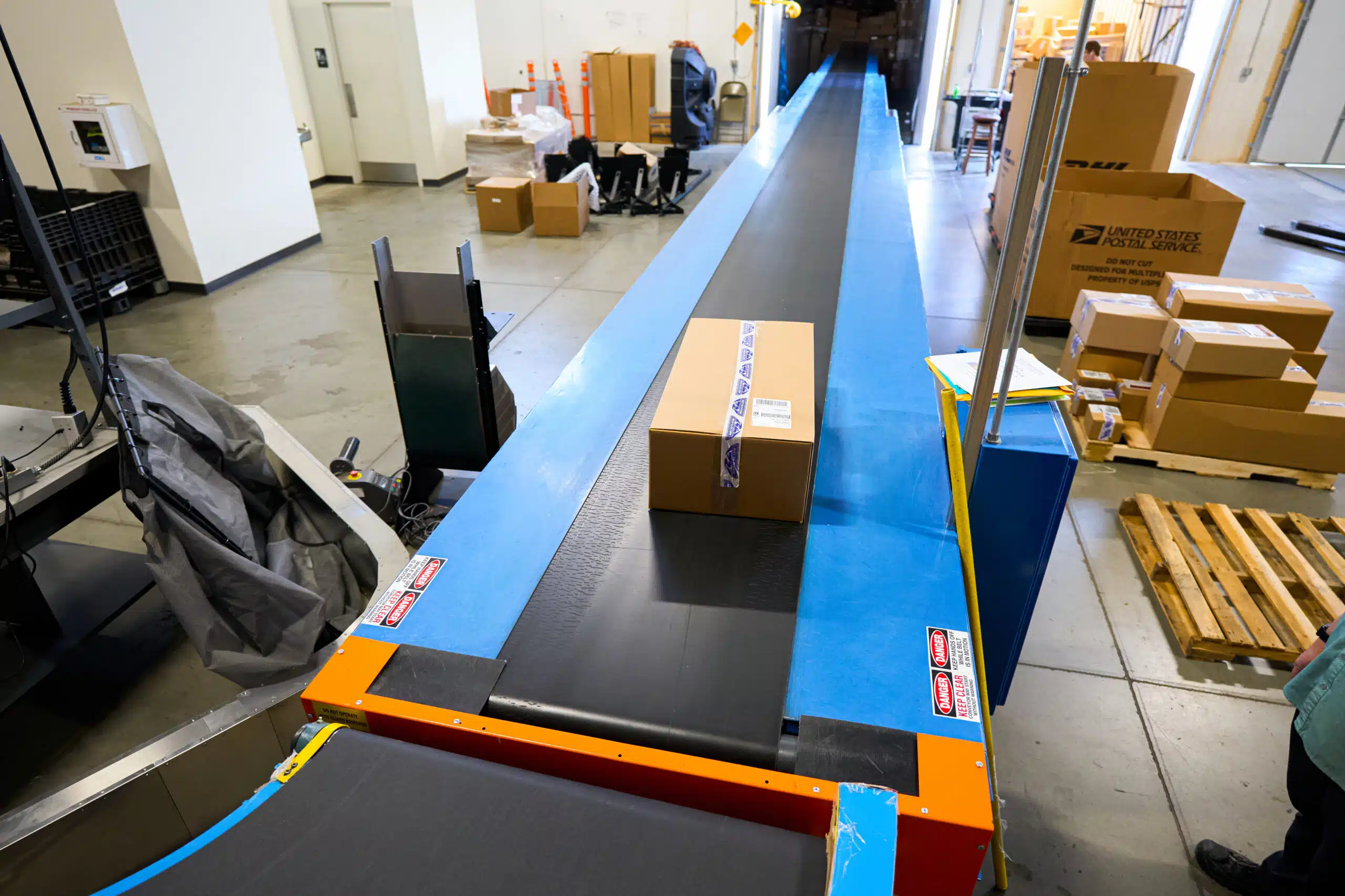 Extendable power conveyor