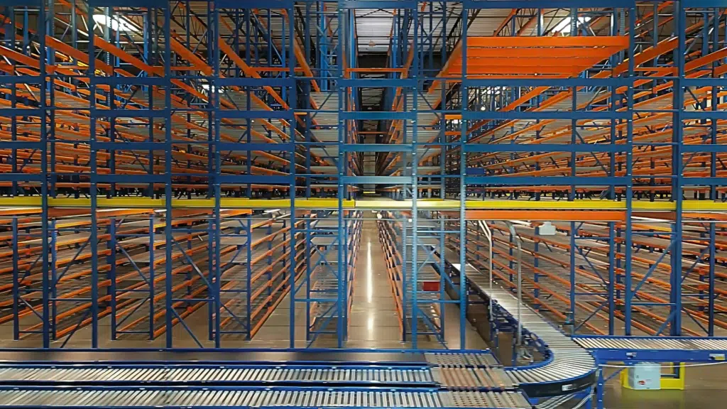 Catwalk Racking with Conveyor
